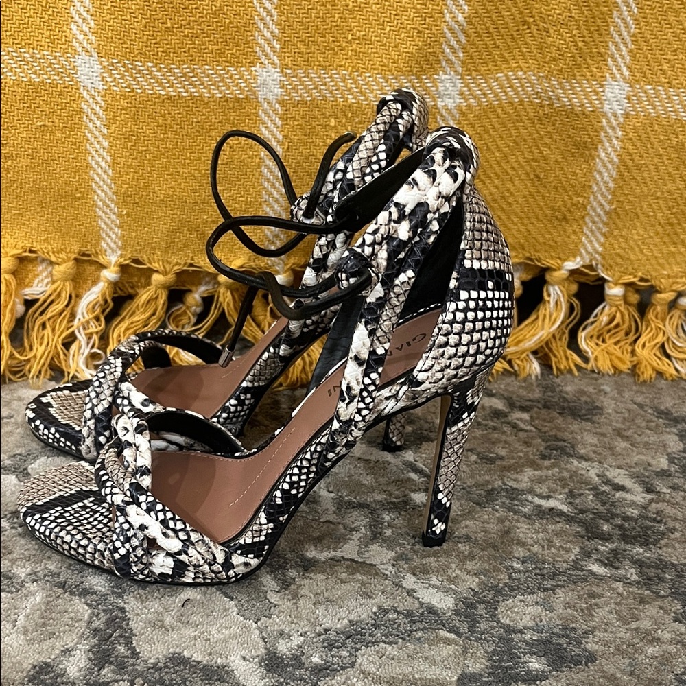 Designer heels - Picture 5 of 6